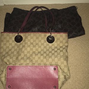 Small bucket tote in berry red